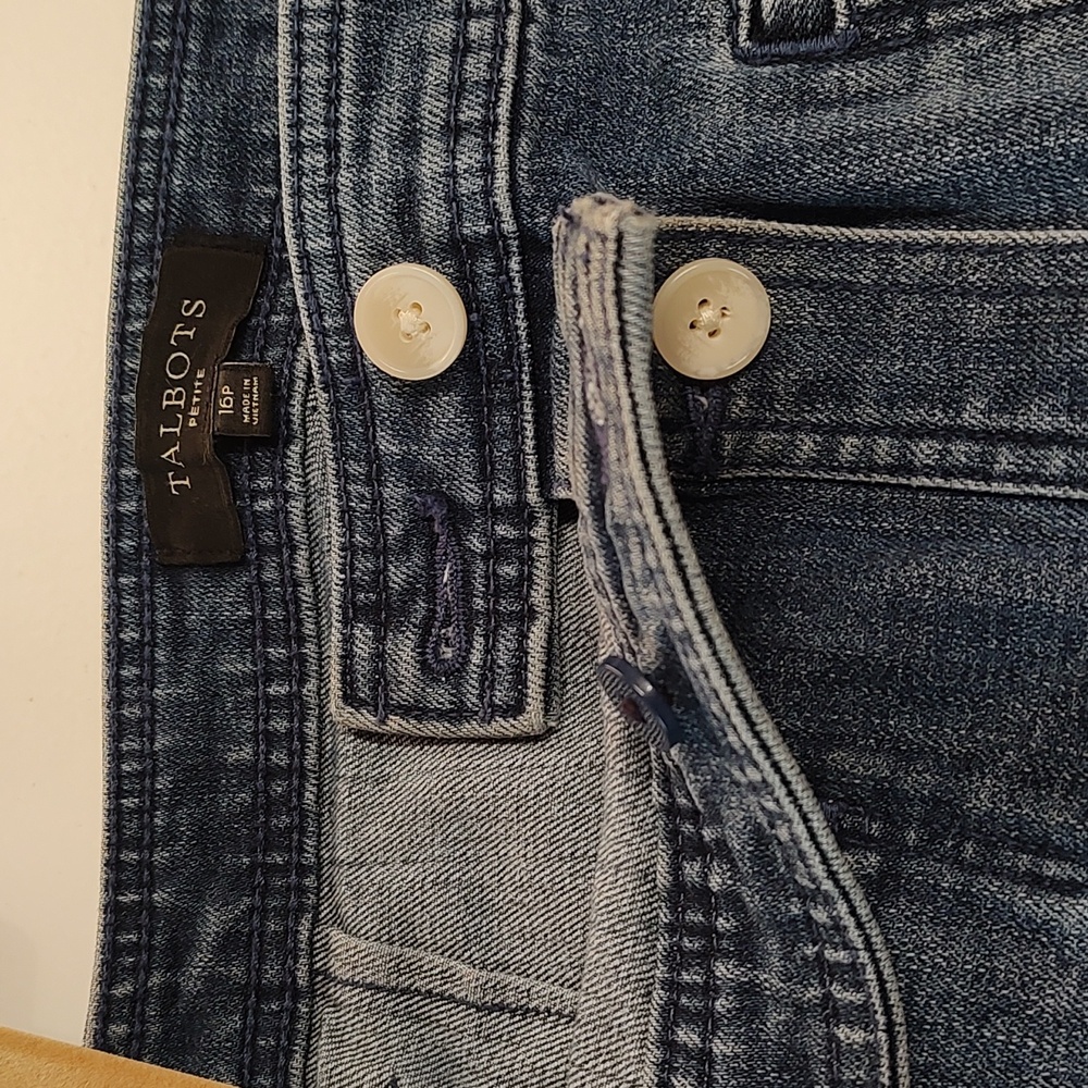 Women's jean skirt by TALBOTS. Size 16P - Picture 7 of 7